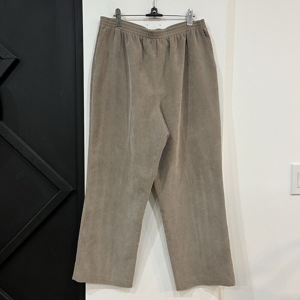 Alfred Dunner Tan Pull On Stretchy Corduroy Pants Straight Leg Size 14